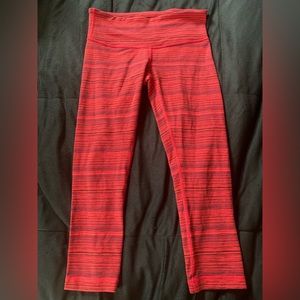 LULULEMON women’s medium red Capri leggings